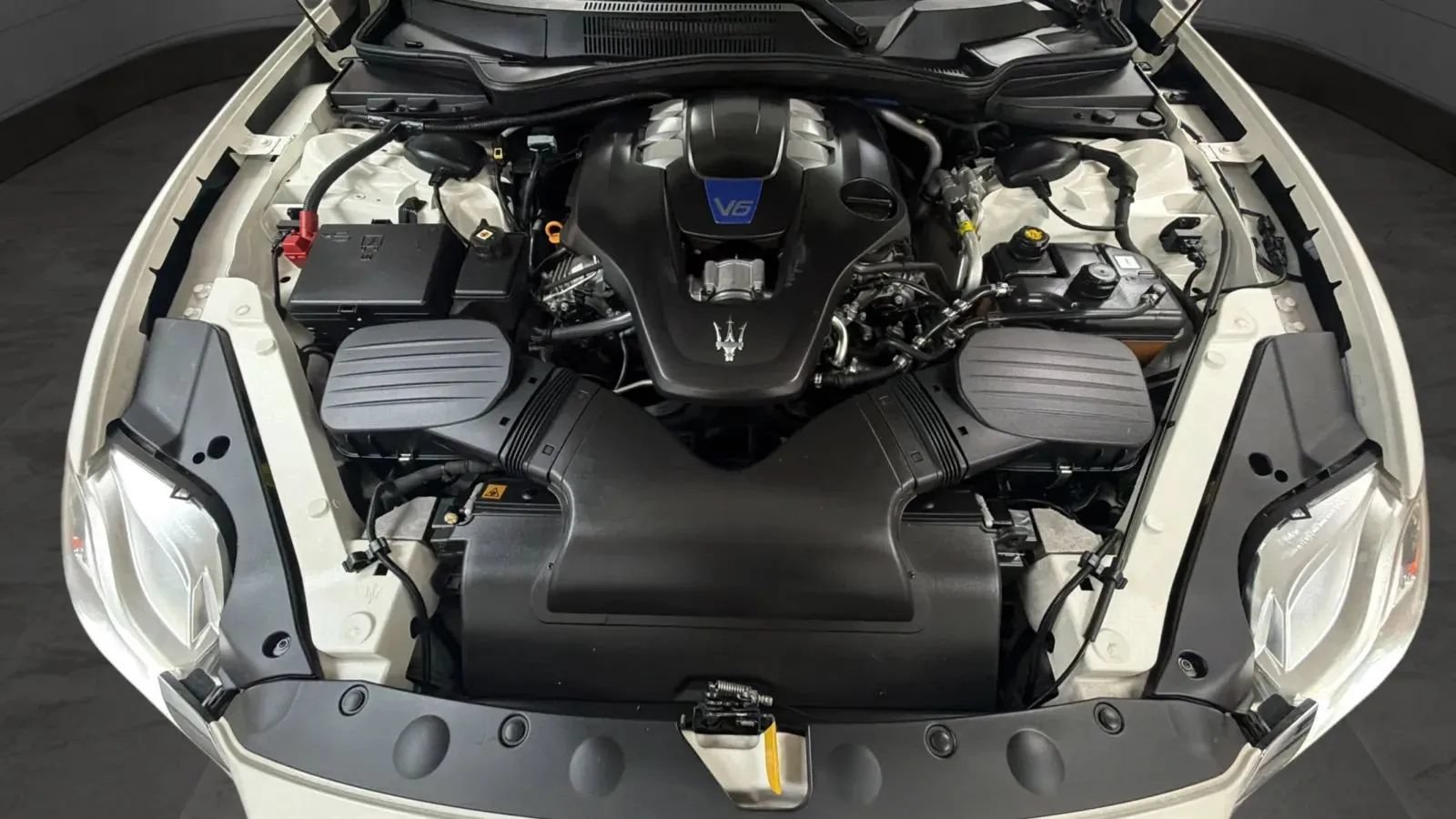 Used 2015 Maserati Quattroporte S Q4 AWD/4WD image 22