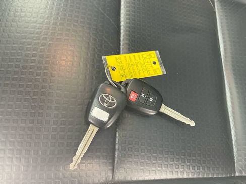 Certified 2019 Toyota Tacoma TRD Off-Road image 27