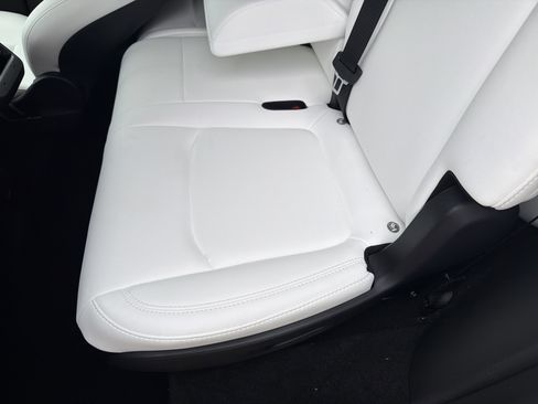 Used 2023 Tesla Model Y Long Range AWD/4WD image 7