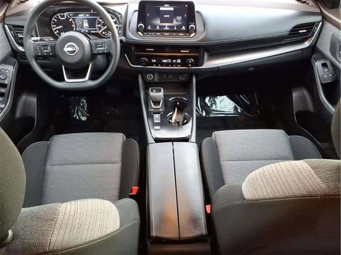 Used 2023 Nissan Rogue SV image 10