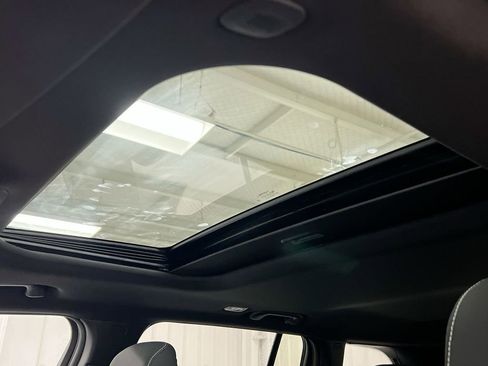 New 2025 Jeep Grand Cherokee Laredo X w/ Luxury Tech Group I image 18