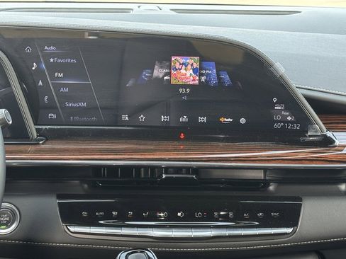 Used 2024 Cadillac Escalade Luxury image 27