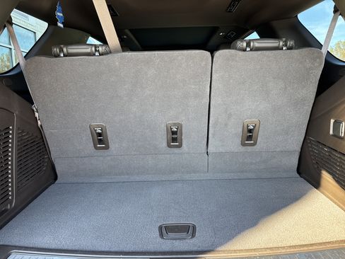 Used 2023 GMC Yukon Denali w/ Denali Reserve Package image 38