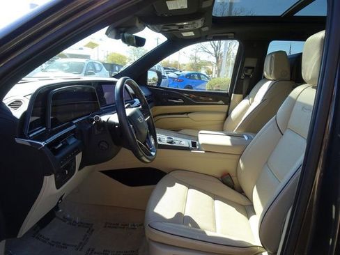 Used 2021 Cadillac Escalade Premium Luxury w/ Driver Assist Tech Package image 11