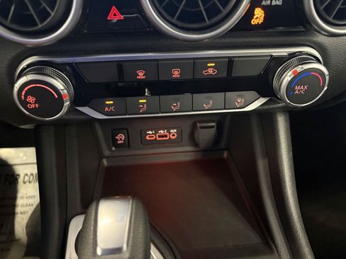 Used 2024 Nissan Sentra SV FWD image 28