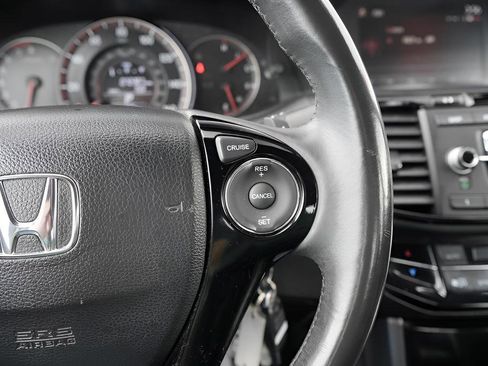 Used 2017 Honda Accord Sport image 25