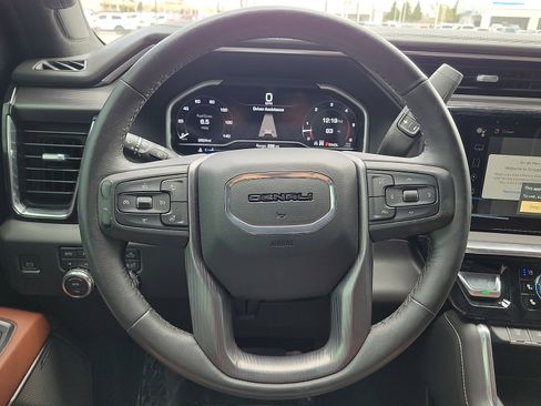 Used 2024 GMC Sierra 2500 Denali Ultimate AWD/4WD image 19