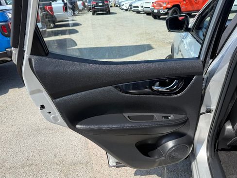Used 2017 Nissan Rogue Sport SL FWD image 14