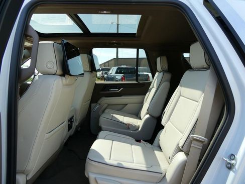 New 2026 GMC Yukon Denali w/ Denali Reserve Package AWD/4WD image 14