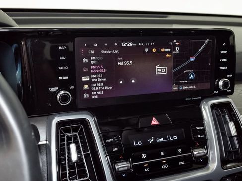 Used 2023 Kia Sorento SX AWD/4WD image 19