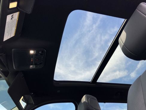 Used 2025 Toyota Tundra Platinum image 25