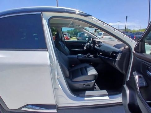 Used 2023 Nissan Rogue SL FWD image 22