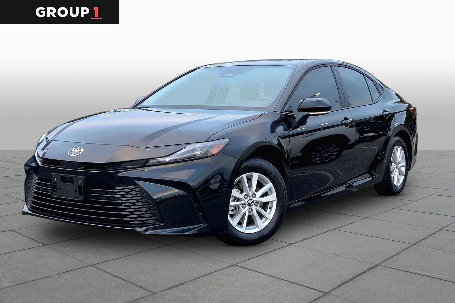 Used 2026 Toyota Camry LE w/ Convenience Package FWD image 1