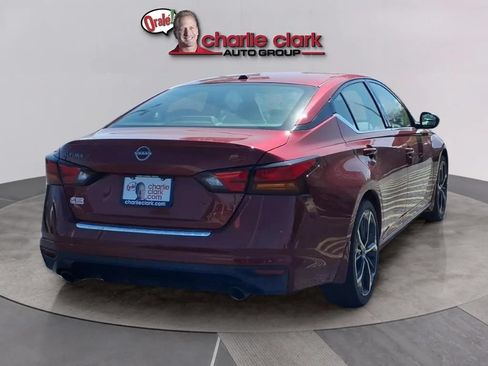 Used 2023 Nissan Altima 2.5 SR w/ SR Premium Package FWD image 5