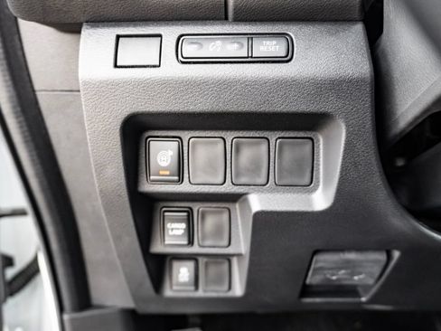 Used 2025 Nissan Frontier SV RWD image 16