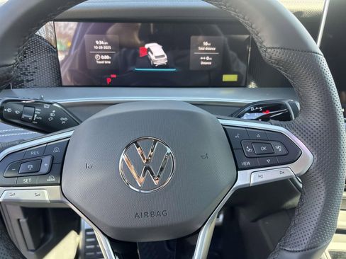 New 2026 Volkswagen Tiguan SE R-Line image 17