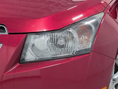 Used 2014 Chevrolet Cruze LT image 11