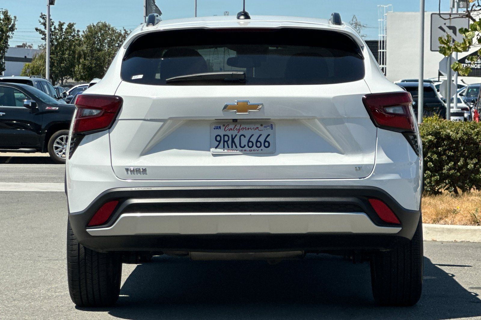 Used 2025 Chevrolet Trax LT FWD image 5