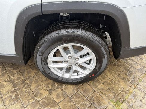 New 2026 Jeep Grand Cherokee L 4WD image 11