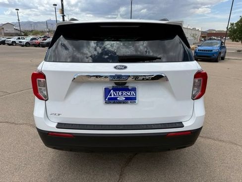 Used 2024 Ford Explorer XLT RWD image 7