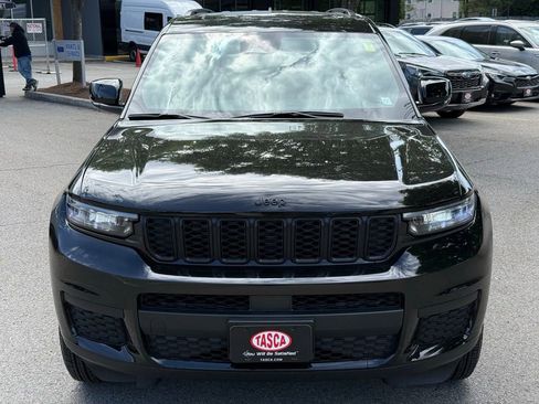 Used 2024 Jeep Grand Cherokee L Altitude AWD/4WD image 2