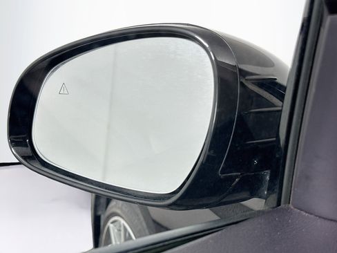 Used 2025 Genesis G70 2.5T RWD image 16