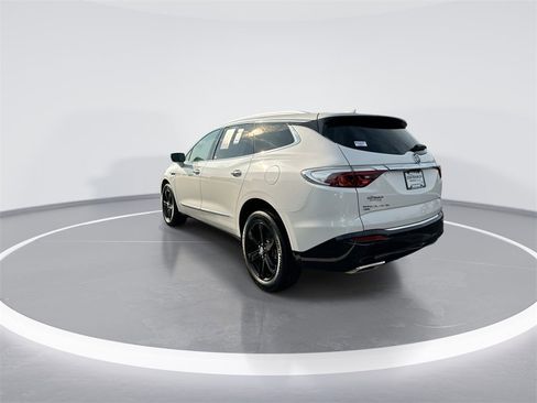 Used 2024 Buick Enclave Essence image 6