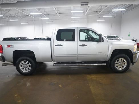 Used 2013 Chevrolet Silverado 2500 LT w/ Interior Plus Package AWD/4WD image 7