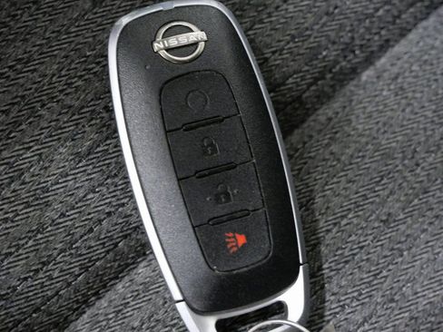 Used 2023 Nissan Rogue SV image 28