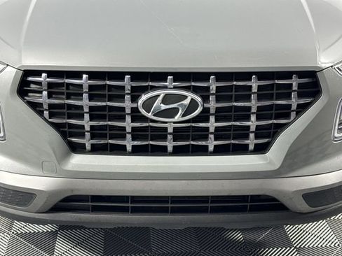 Used 2020 Hyundai Venue SEL image 31