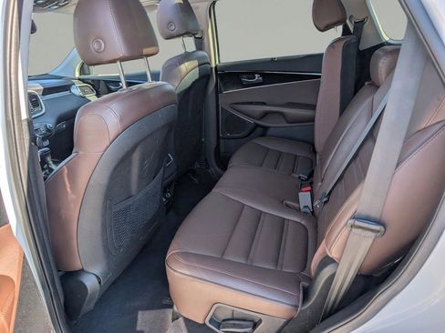 Used 2019 Kia Sorento SX w/ SX Touring Package FWD image 14