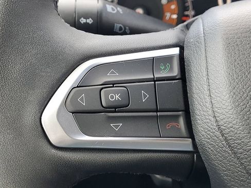 Used 2023 Jeep Compass Latitude image 19