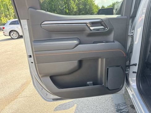 Used 2025 GMC Sierra 1500 AT4 w/ Technology Package AWD/4WD image 13