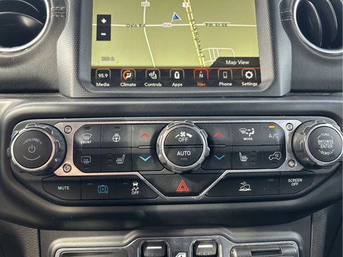 Used 2023 Jeep Wrangler Unlimited Sahara w/ Cold Weather Group image 22