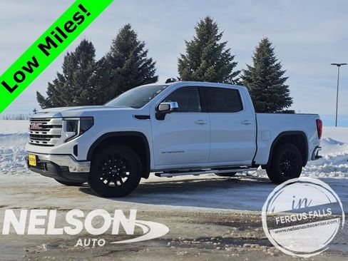 Used 2022 GMC Sierra 1500 SLE image 1