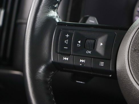 Used 2022 Nissan Pathfinder SL image 13