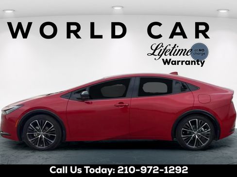 Used 2024 Toyota Prius XLE FWD image 10
