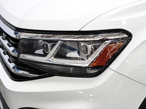 Used 2022 Volkswagen Atlas SEL R-Line image 15