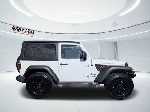 Used 2020 Jeep Wrangler Sport AWD/4WD image 2