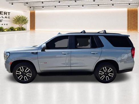 Used 2024 GMC Yukon AT4 w/ Technology Package AWD/4WD image 9