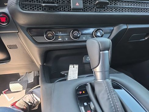 Used 2024 Honda HR-V LX image 17