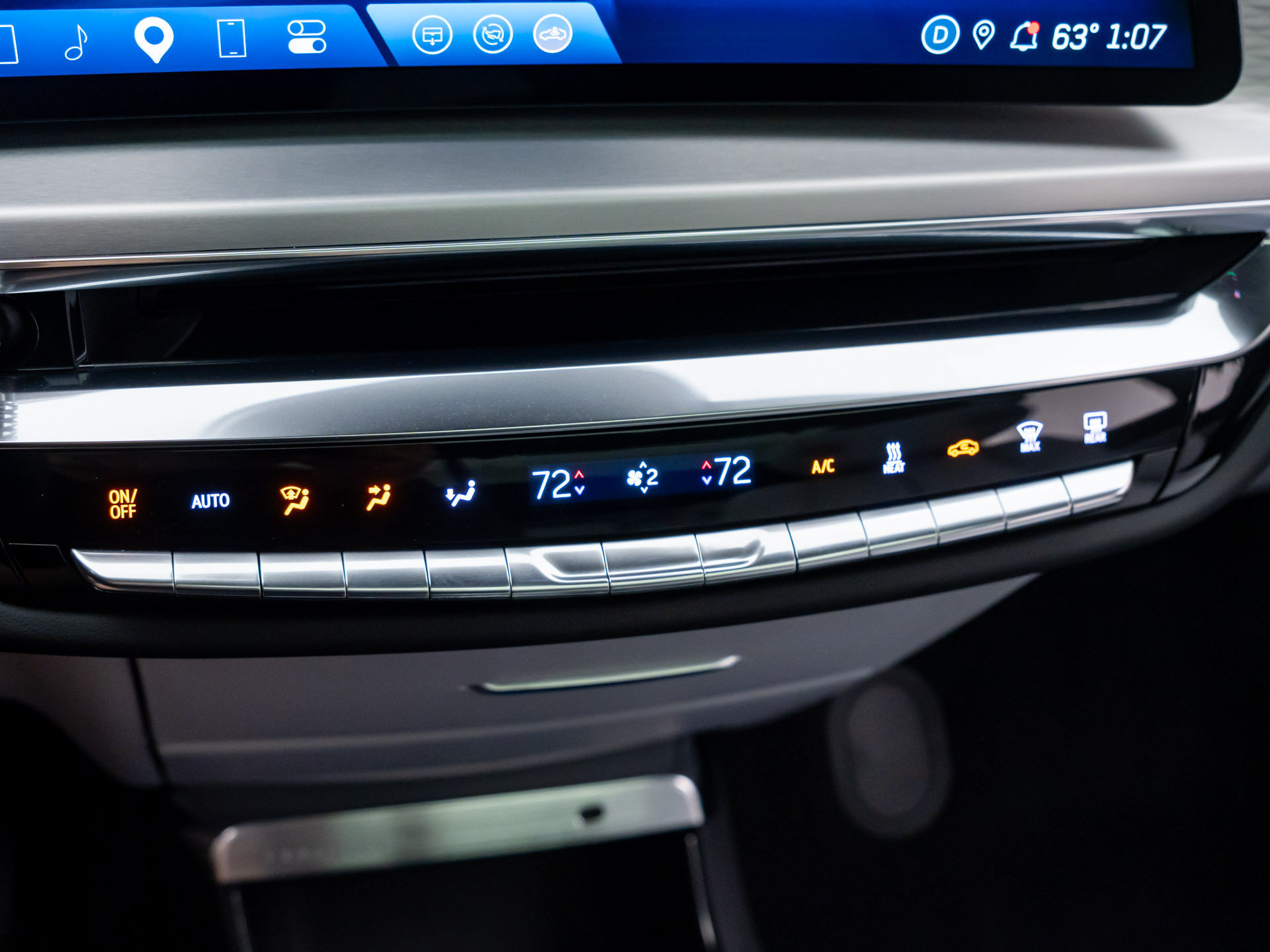 Used 2025 Cadillac Lyriq Luxury AWD/4WD image 29
