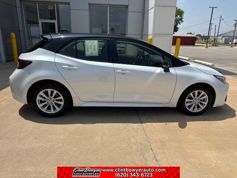 Used 2024 Toyota Corolla SE w/ SE Package FWD image 7