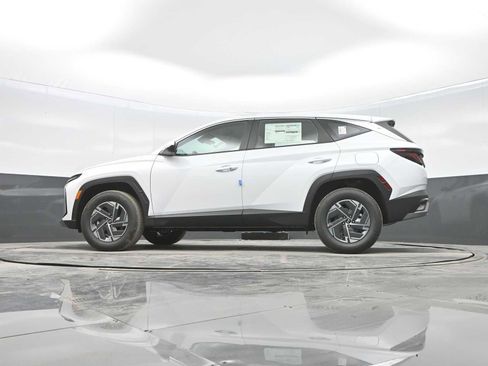 New 2026 Hyundai Tucson Blue SE image 25