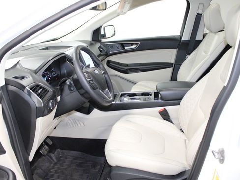 Used 2024 Ford Edge Titanium image 17
