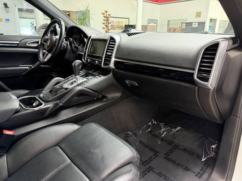 Used 2016 Porsche Cayenne Diesel AWD/4WD image 18