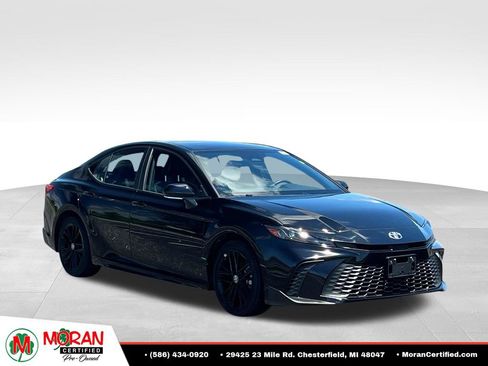 Used 2025 Toyota Camry SE FWD image 7
