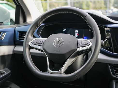 Used 2022 Volkswagen Taos SE FWD image 14