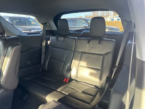 Used 2022 Ford Explorer XLT w/ Equipment Group 202A image 13