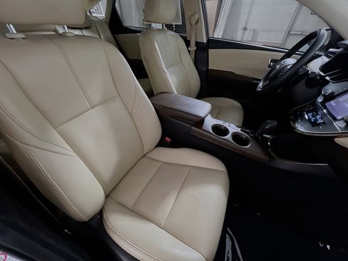 Used 2016 Toyota Avalon XLE image 31